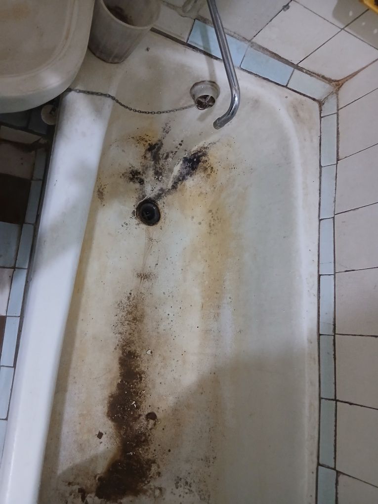 Продам  ванну б.у чугун