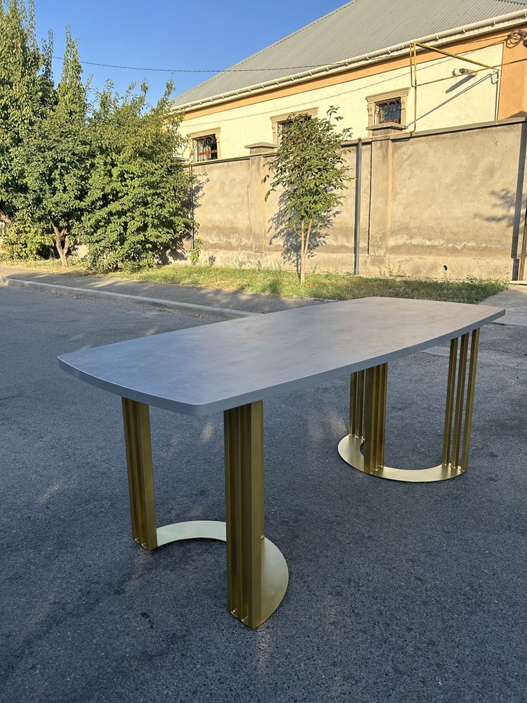 Дизайнерский стол для дома