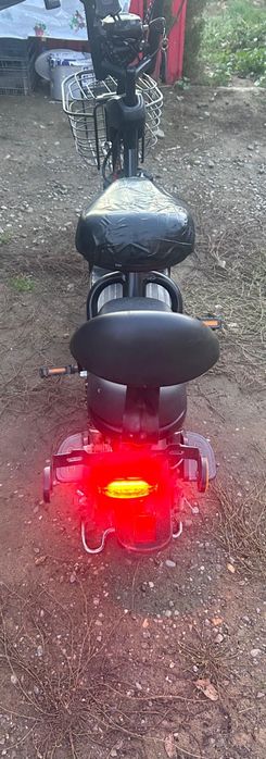 Scuter electric        .