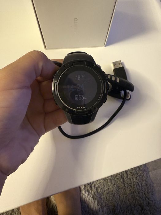 Спортен часовник сунто 5