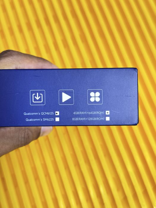 Gar play  4GB ( RAM ) +  64 GB (ROM )