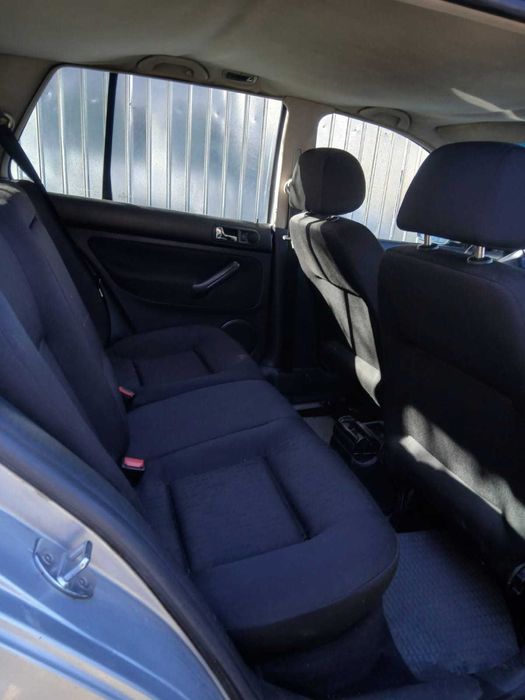 Volkswagen Golf 4 – 1.4 benzină, 2001 – stare tehnică bună