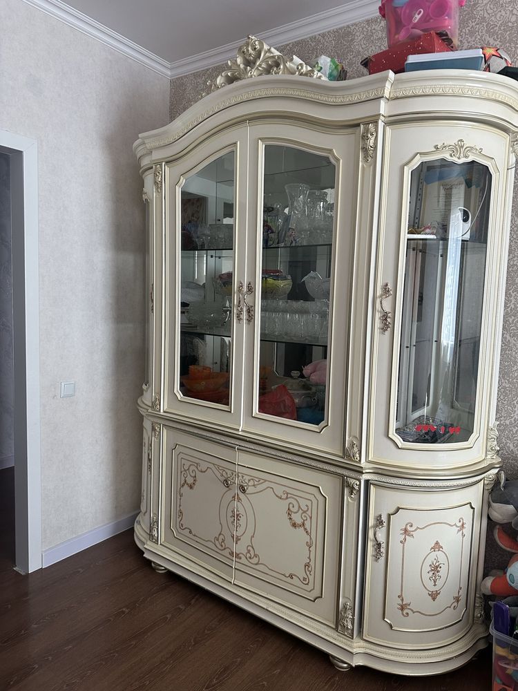 Продается  гарнитур в зал .