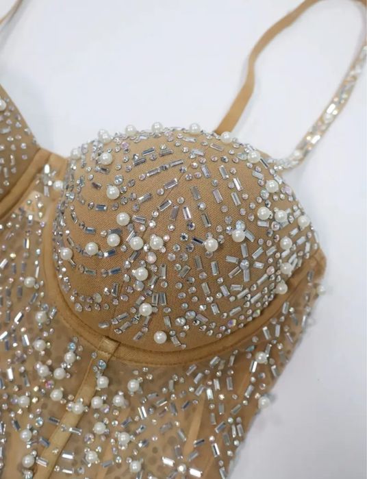 Рокля блестяща златна