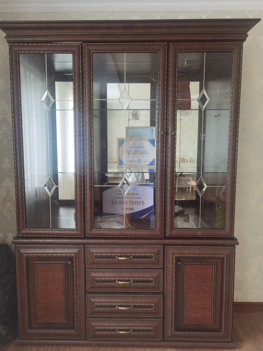 Сервант сатылады