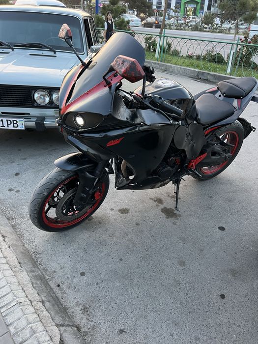 Yamaha R1 zonsen mator