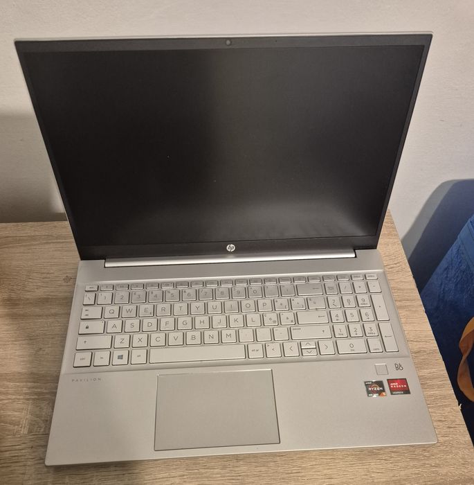Laptop HP Pavilion Ryzen 5 8GB ssd 512 FullHd tastatura iluminata