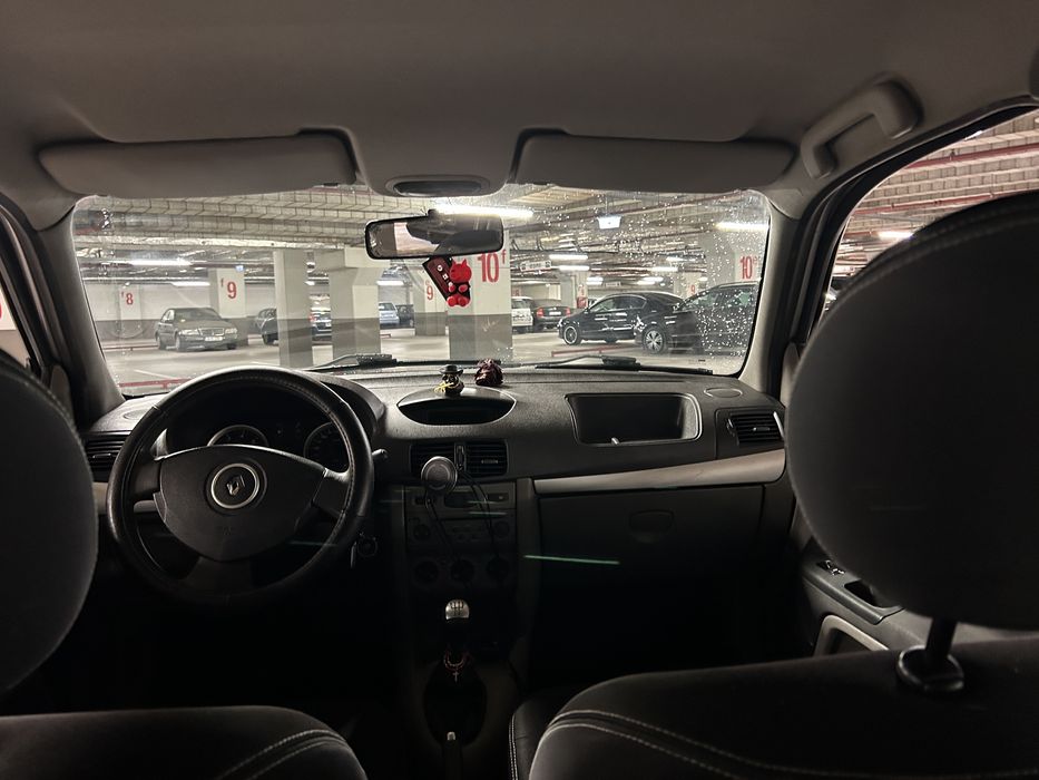 Renault Symbol 1.4 Benzină 2009  • Echipare authentic •Revizii recente