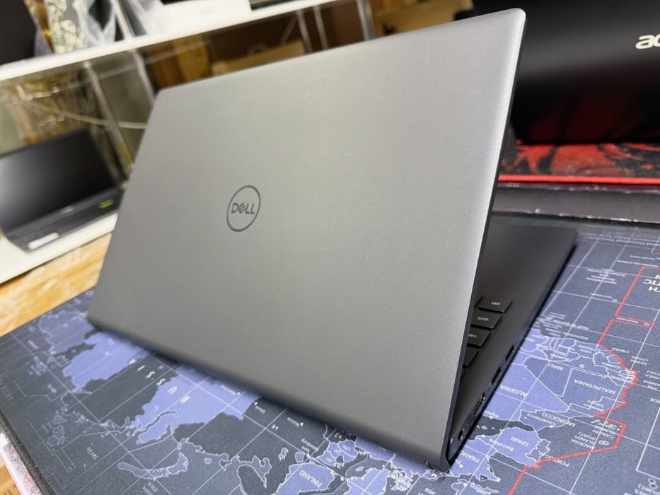 Dell Vostro 15 ноутбук