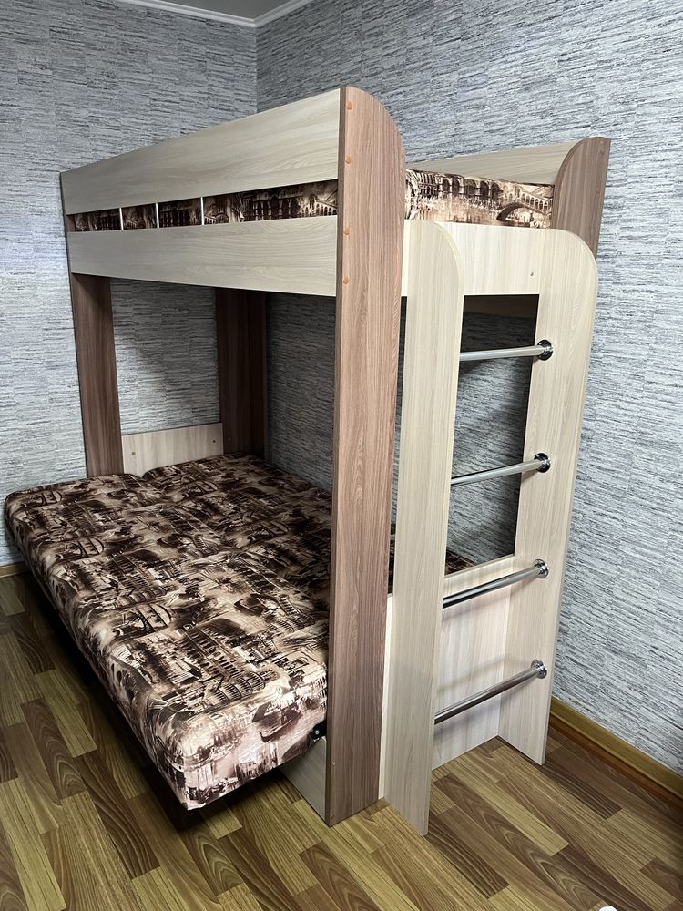 Продаёться двухярусная кровать.