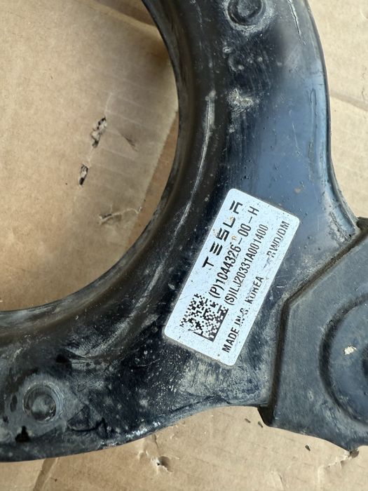 Носач Tesla Model 3 / Y