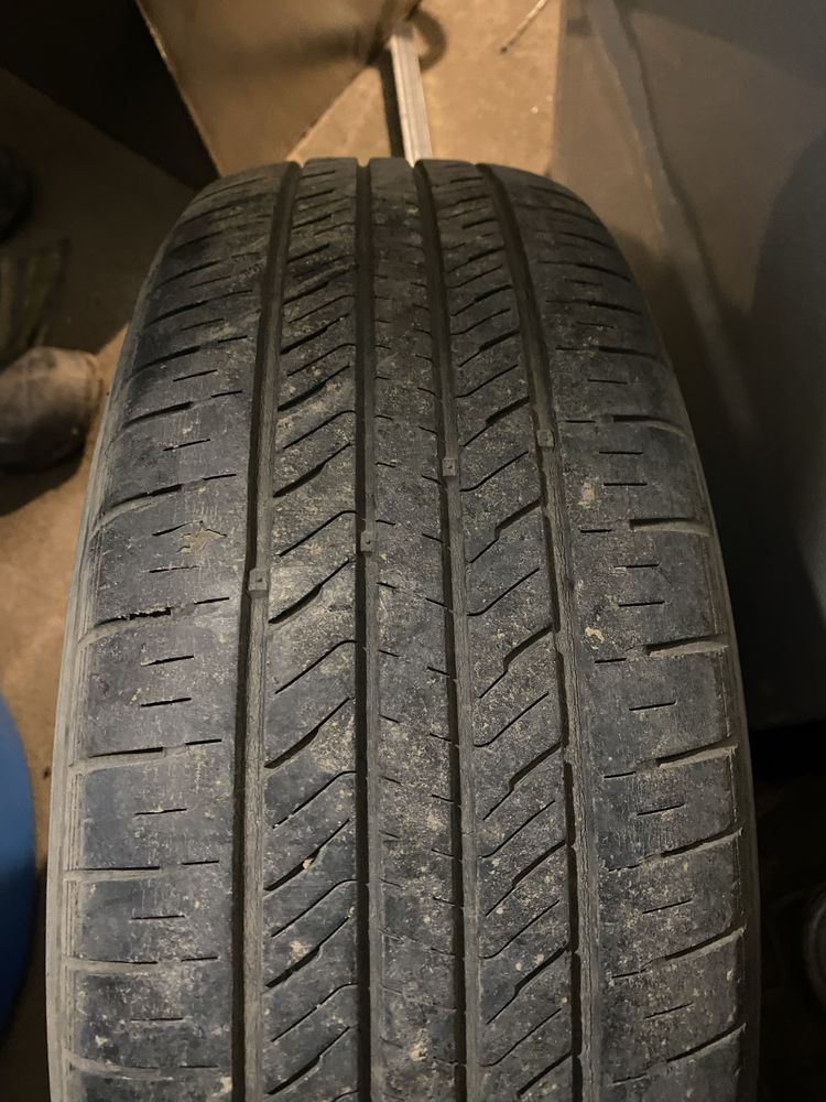 Продам летнюю резину на дисках 195/70 r14