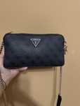 Оригинална дамска чанта Guess