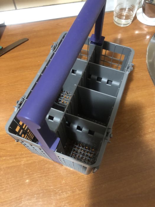 Suport tacamuri masina de spalat vase