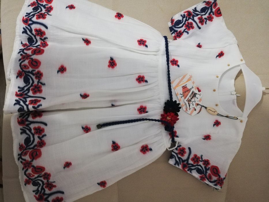 Set 2 piese paltonaș și rochiță, gecuta și rochiță tradițională.