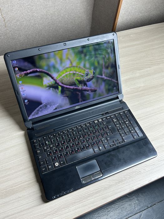 4 ядерный шустрый ноутбук Fujitsu