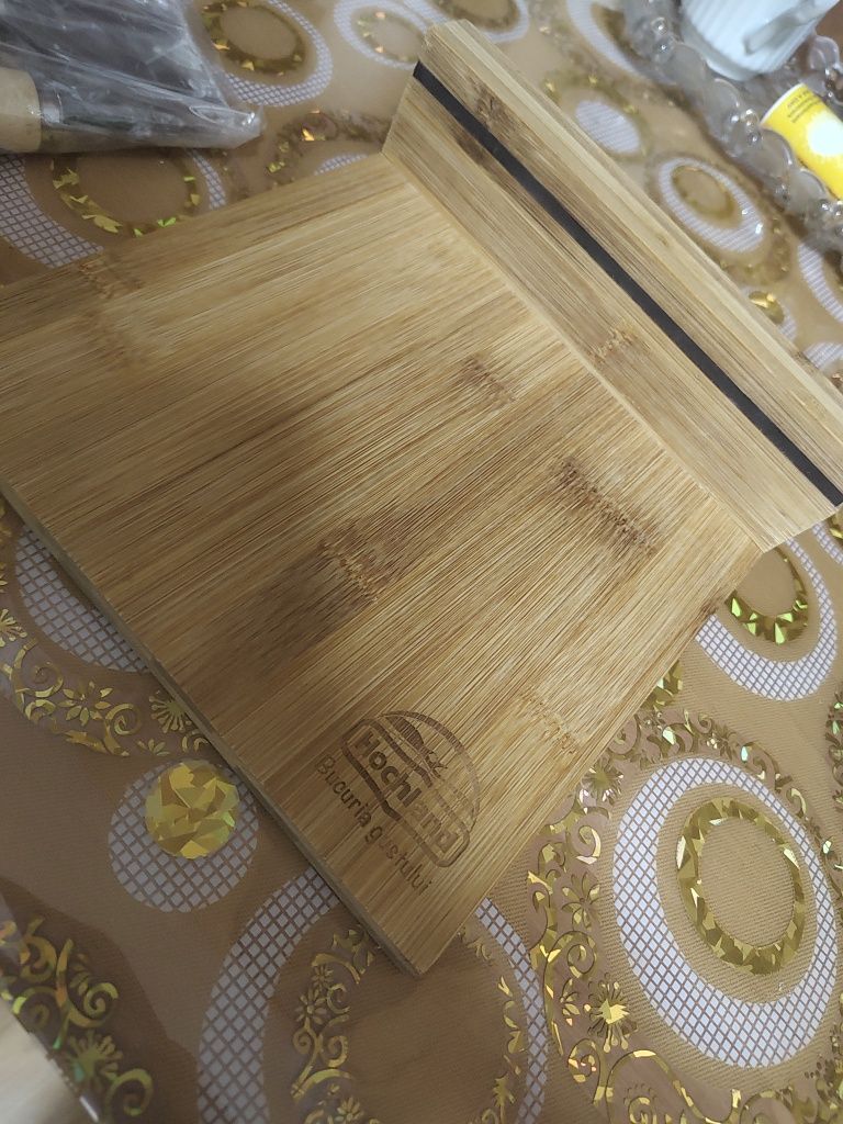 Platou lemn + set cuțite branzeturi