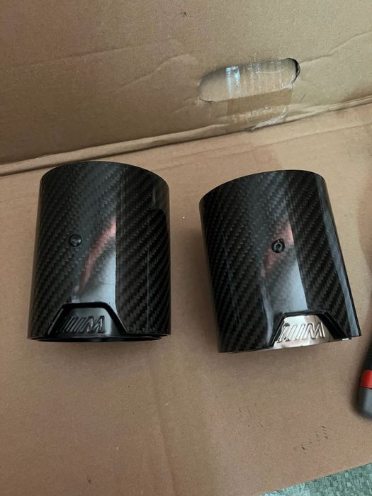 Ornamente tobe Tips carbon Akrapovic la bucata black glos sport duble BMW AUDI PORSCHE X5 X6 F10 G30 F30 G20 Mercedes X3 X4 universale auto Instalare ușoară (Plug n play)