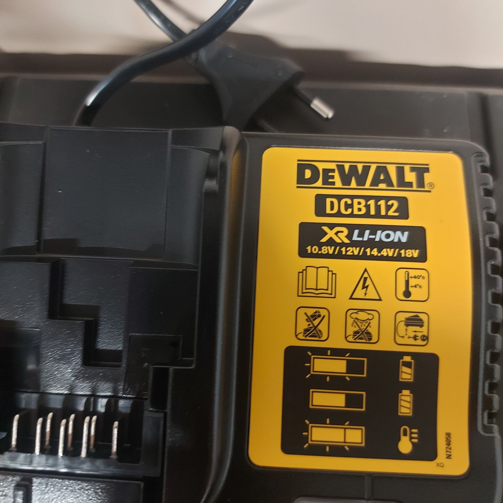 Комплект Dewalt DCK2062E2T