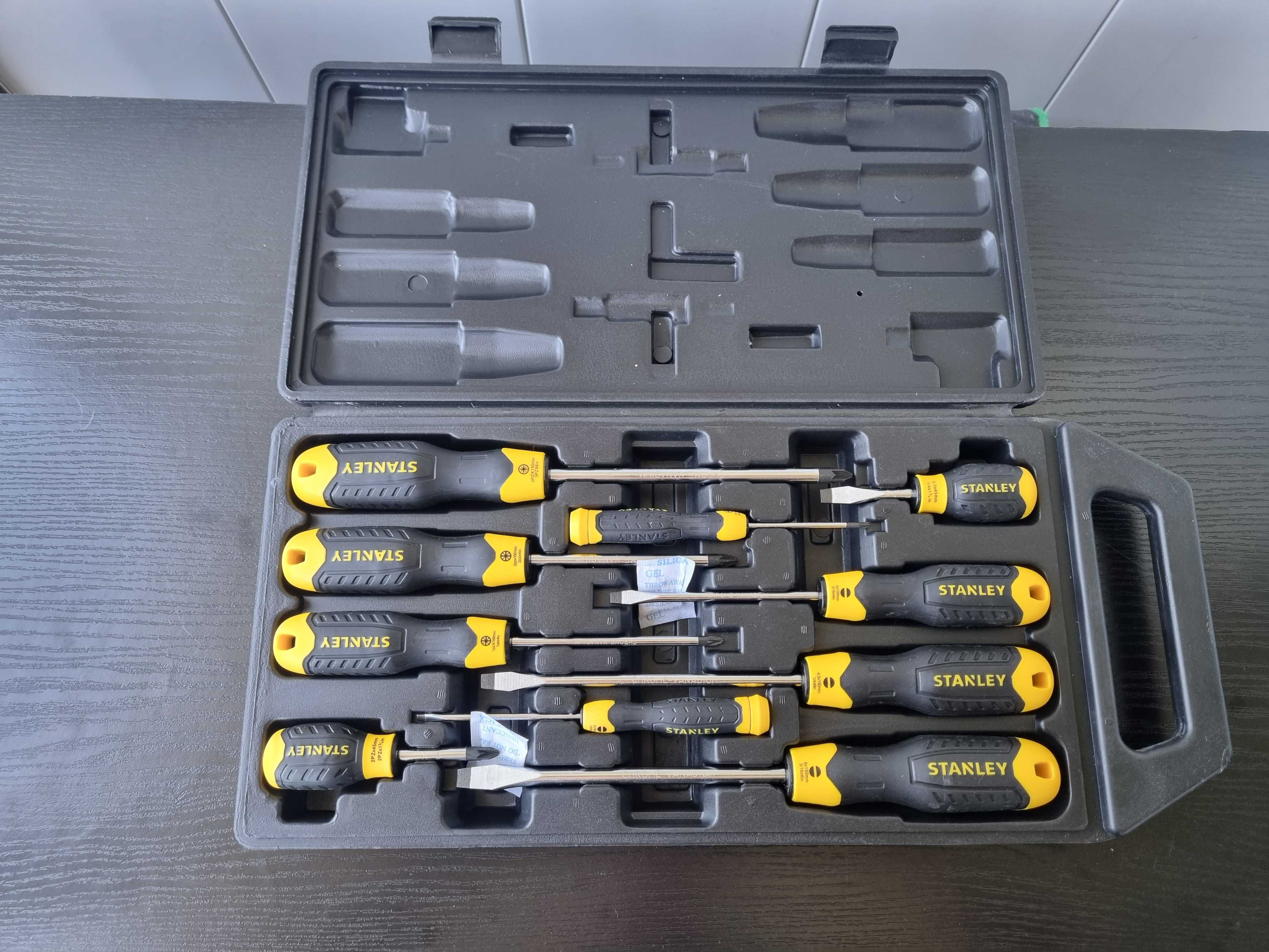 Продавам Отвертки Stanley Cushion Grip