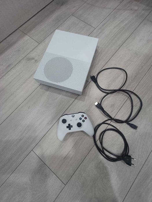 Продавам xbox one s