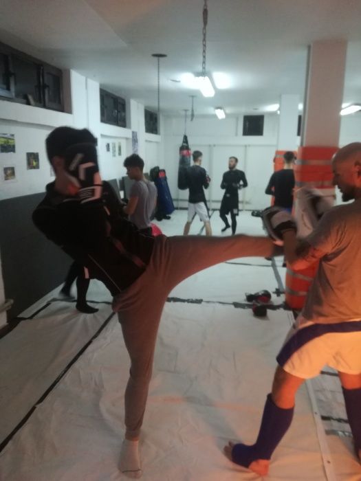 Antrenamente Kickbox Muay Thai Kempo Wu Shu K-1 MMA Bjj Berceni metrou