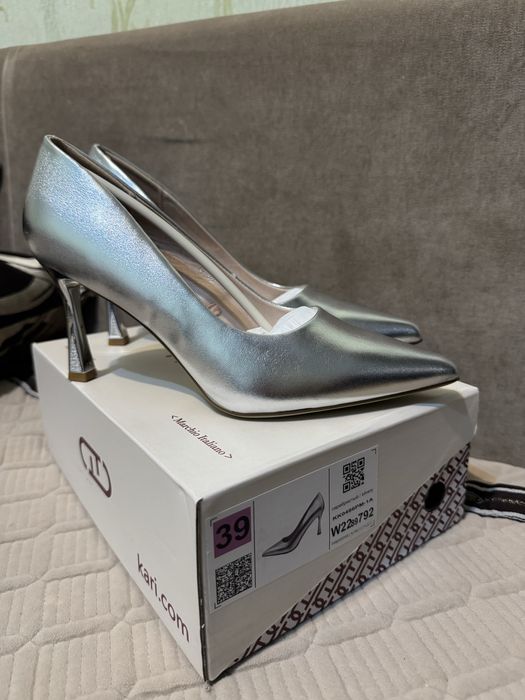 Продам туфли новые