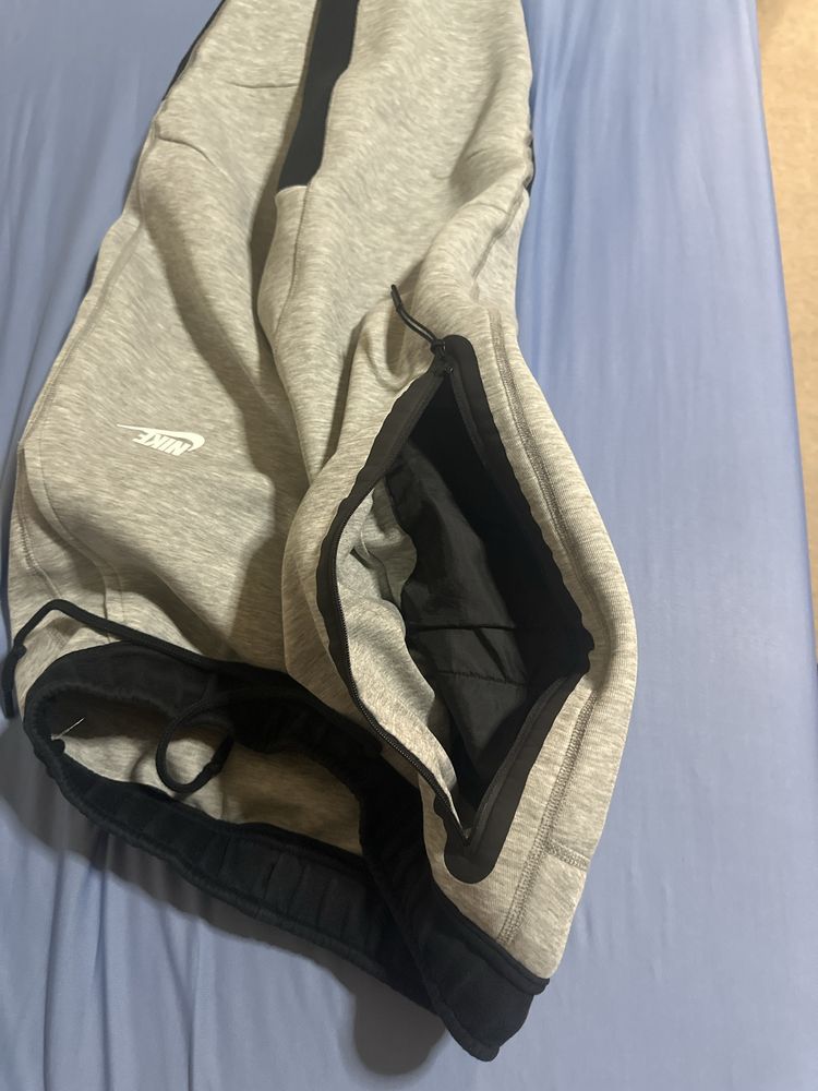 Nike tech fleece S