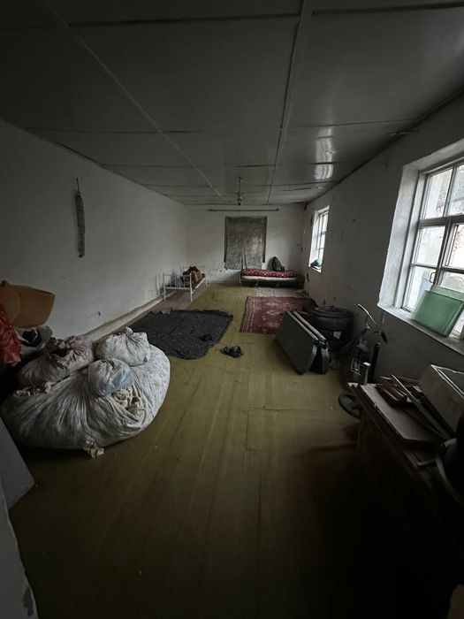 Jizzax Shaxar Tinchlik maxalla 
3 xona 
4 sutik 
Kadastir tayyor 
Narx