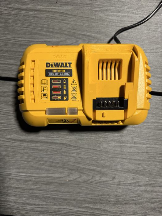 DeWALT DCB118 Rapid Fast original.