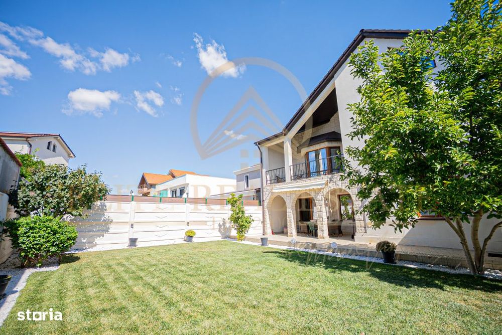 Ovidiu Sud - Zona premium - Vila impozanta, curte mare, garaj, terasa!