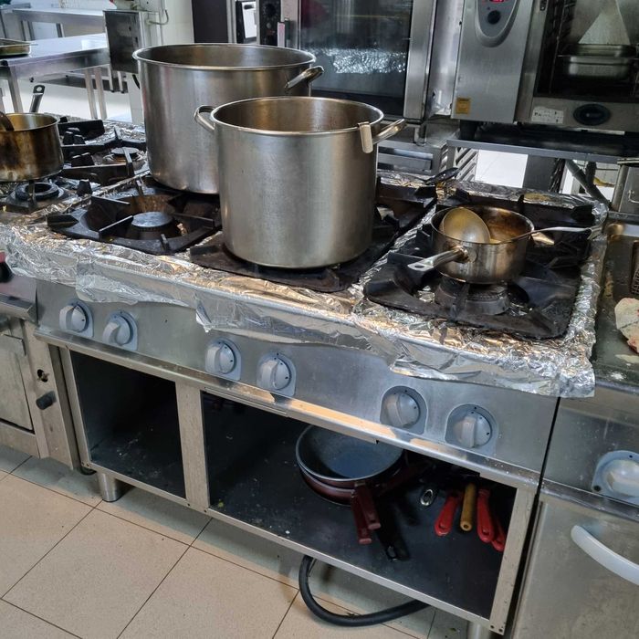 Vand UTILAJE BUCATARIE si   2 RATIONAL  201 SCC ( 1 GAZ + 1 Electric )