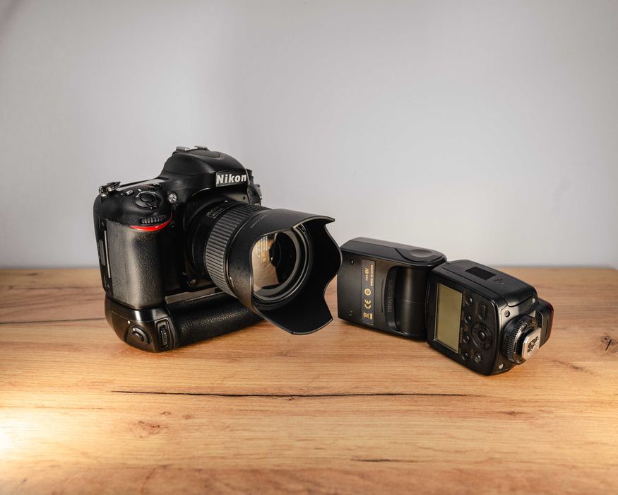 Nikon D610 + Obiectiv Nikon 35mm fx + Blit Yongnuo YN568EX III + Grip
