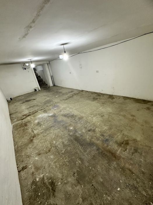 Продается 2-х этажный магазин с подвалом 72 м2