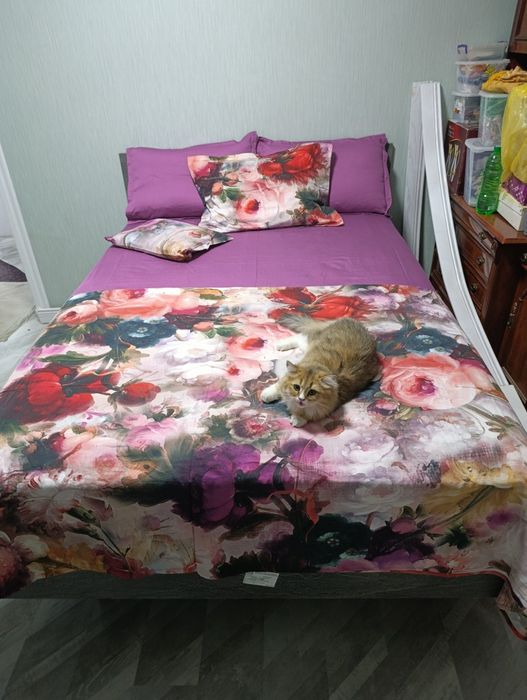 Кровать большого размера