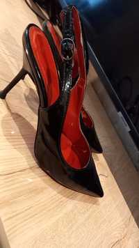 Женские туфли 39 размер