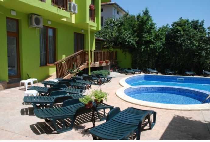 Продава се Хотел в Хисаря - 1000 кв.м за 1000 €/кв.м - Снимка #3