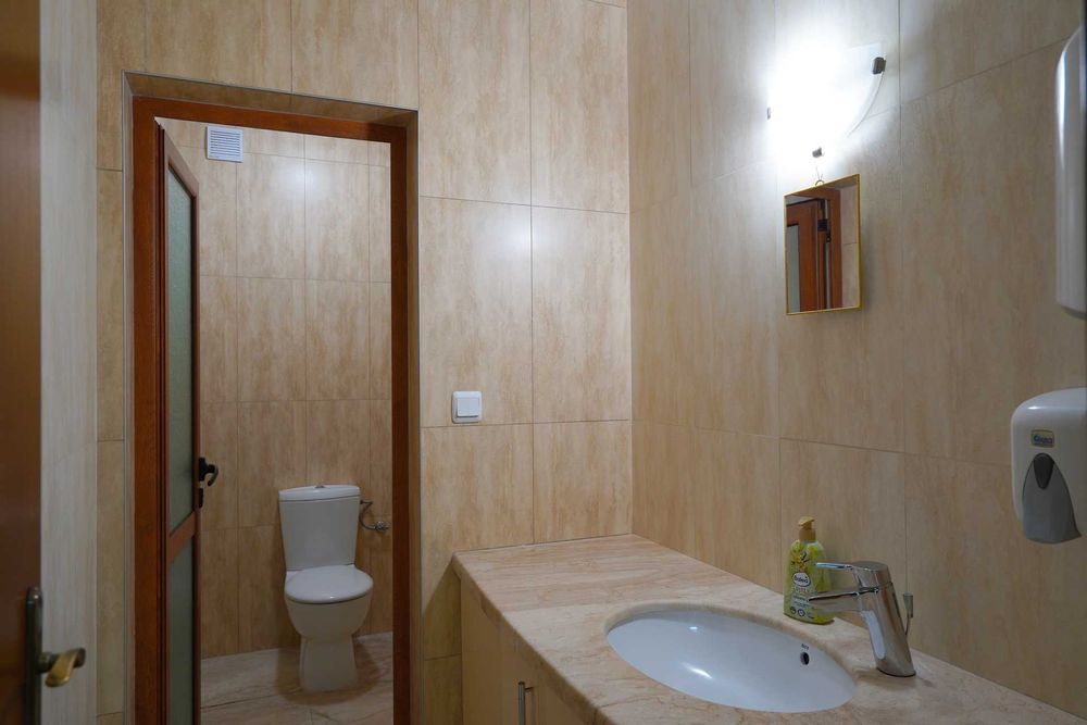 Продава се Офис в Варна, Център - 133 кв.м за 3083 €/кв.м - Снимка #20