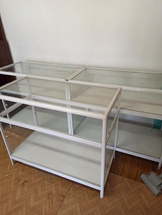 Стъклени витрини