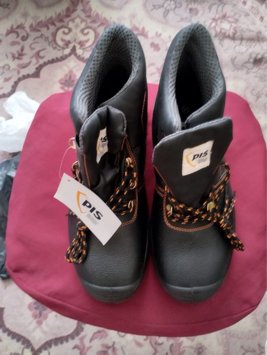 Продам ботинки (СИЗ) защитные