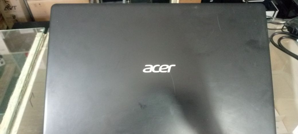 Noutbuk Acer core i3 12 avlod