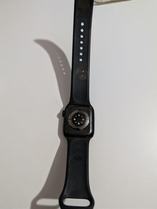 Apple Watch Series 8 (Baterie 87%) - 100% Funcțional, Defect Estetic