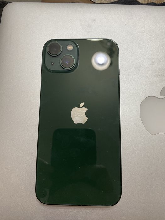 Vând iPhone 13 verde 128 Gb