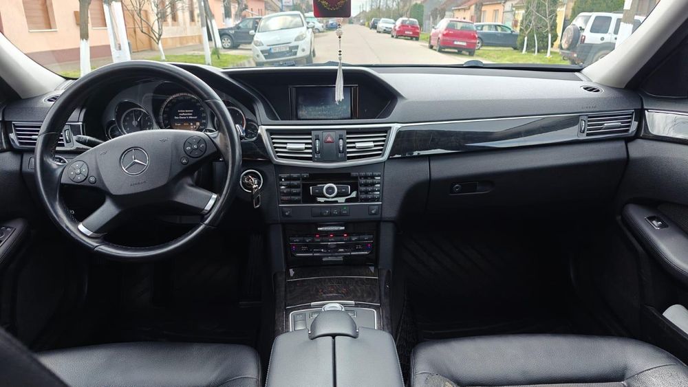 Vând Mercedes E220 CDI Avangarde
