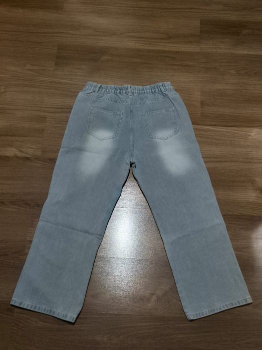 модные джинсы

Продаю стильные джинсы в отличном состоян