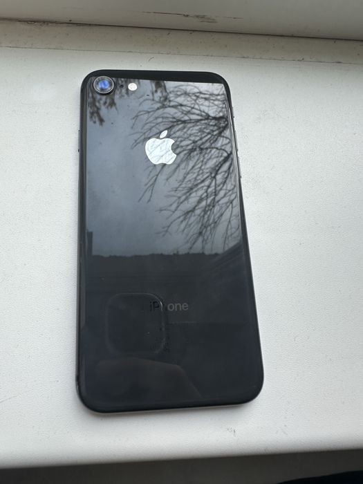Айфон 8 64 гб устап журген теоефон