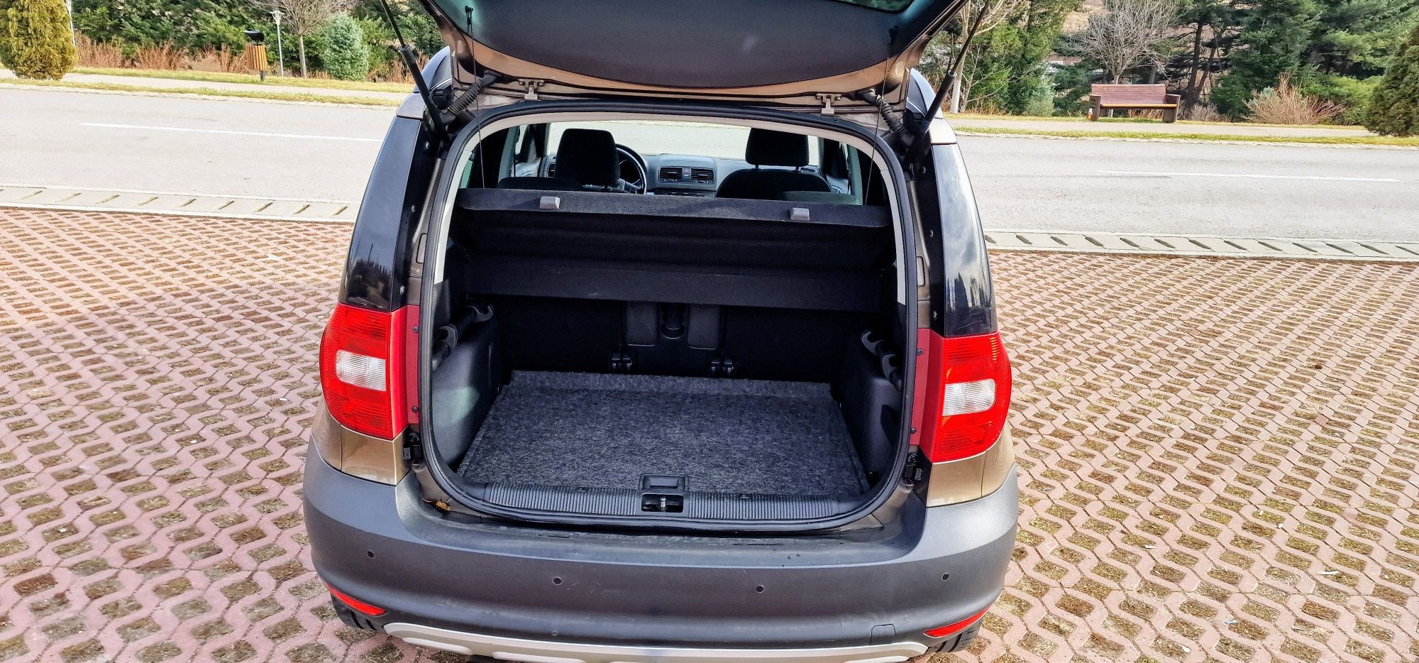 Vând Skoda Yeti 1.2 TSI