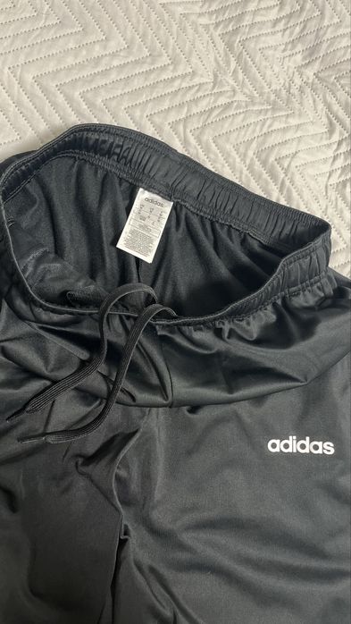 Нов ОРИГИНАЛЕН спортен екип Adidas