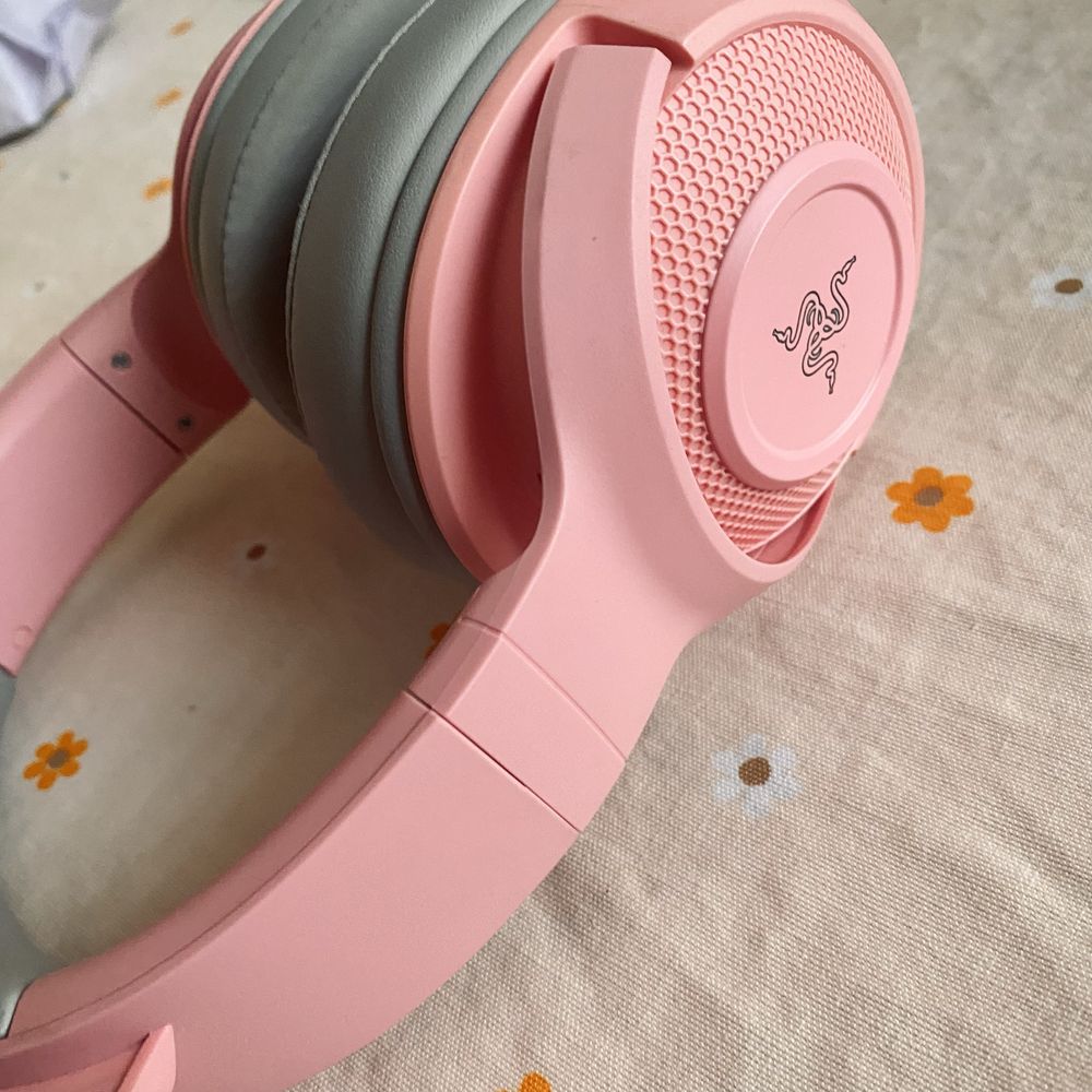 Гейминг слушалки Razer Kraken BT Kitty Edition