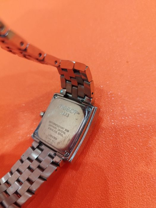 Продавам часовник Tissot